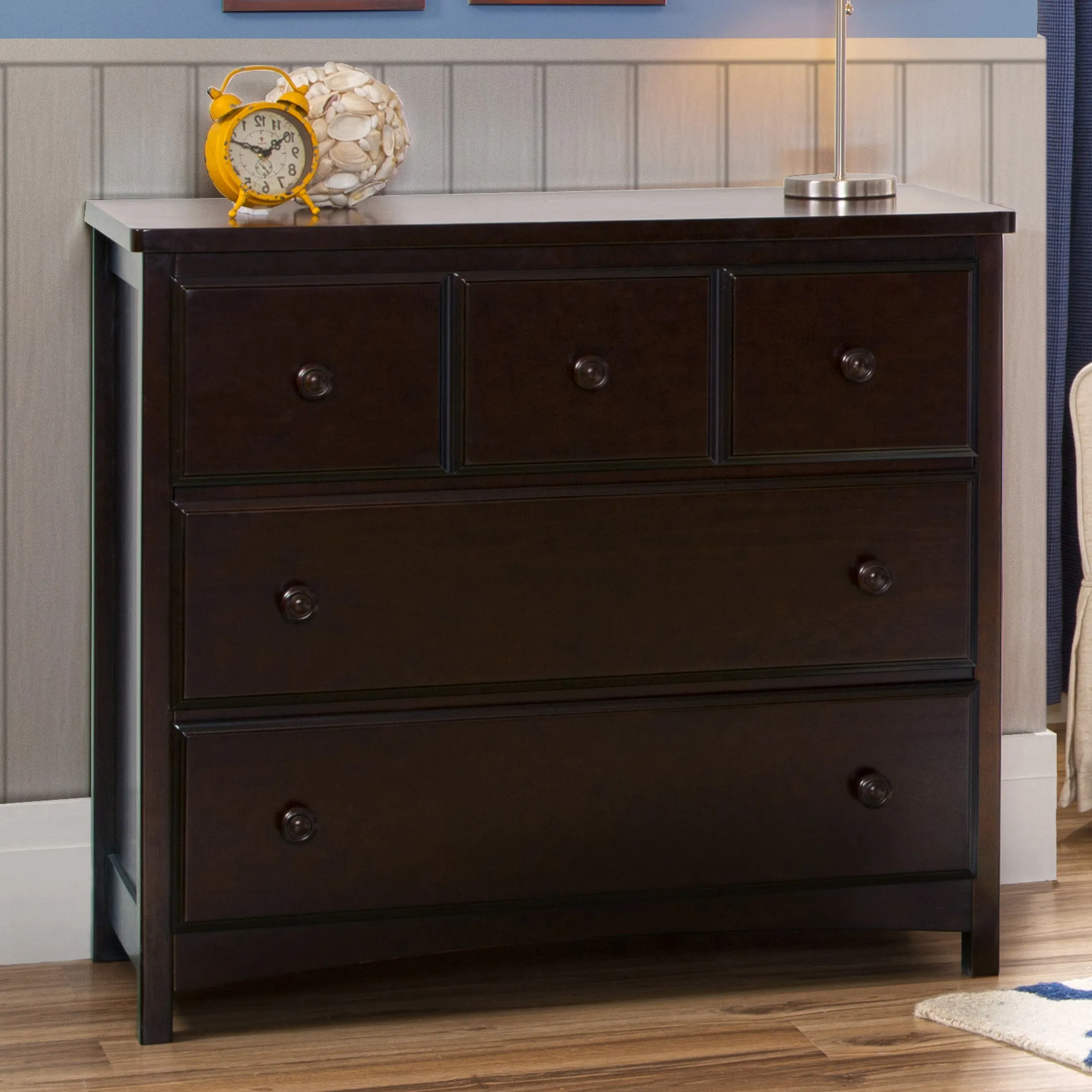 3 Drawer Dresser with Interlocking Drawers