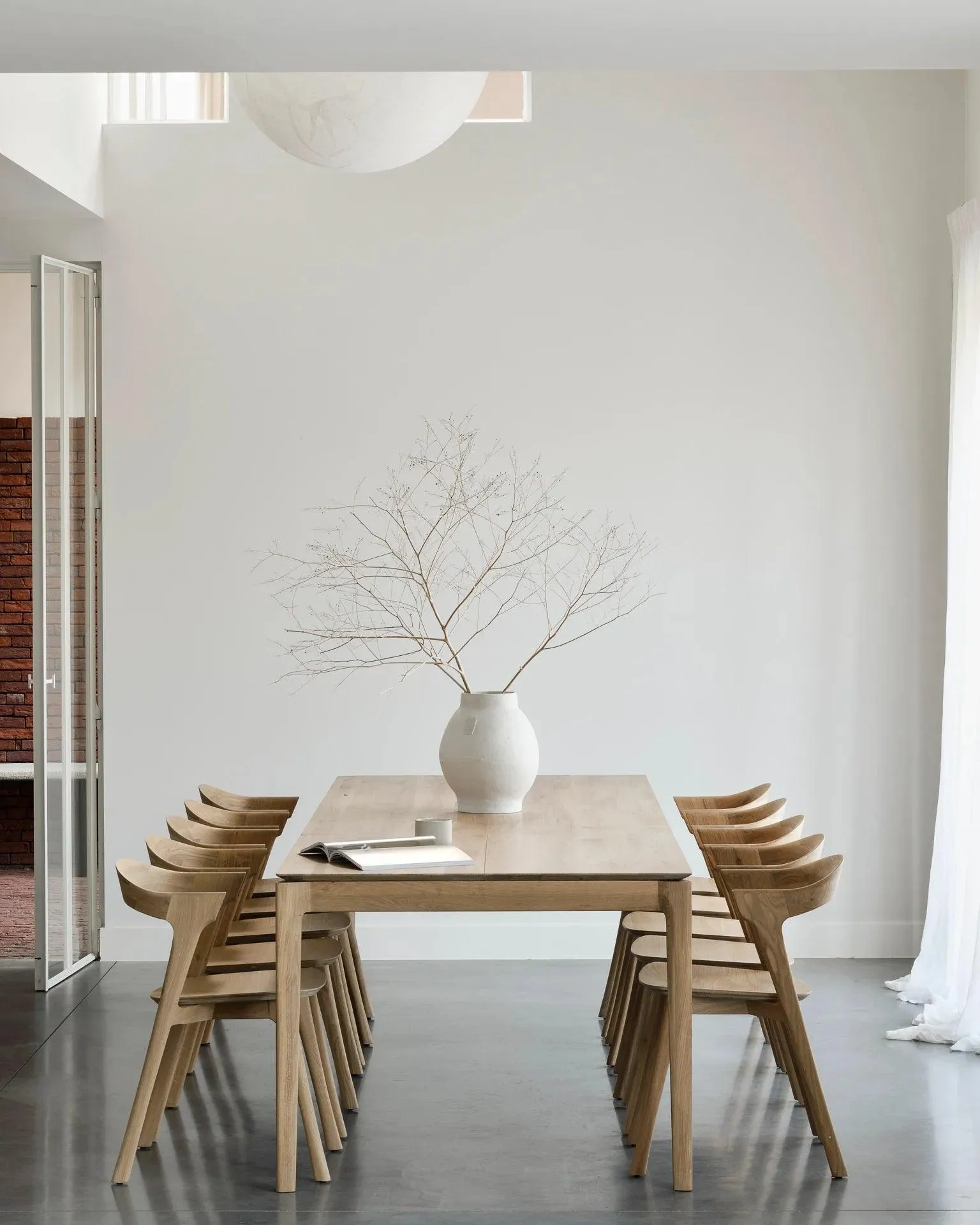 Bok extendable dining table