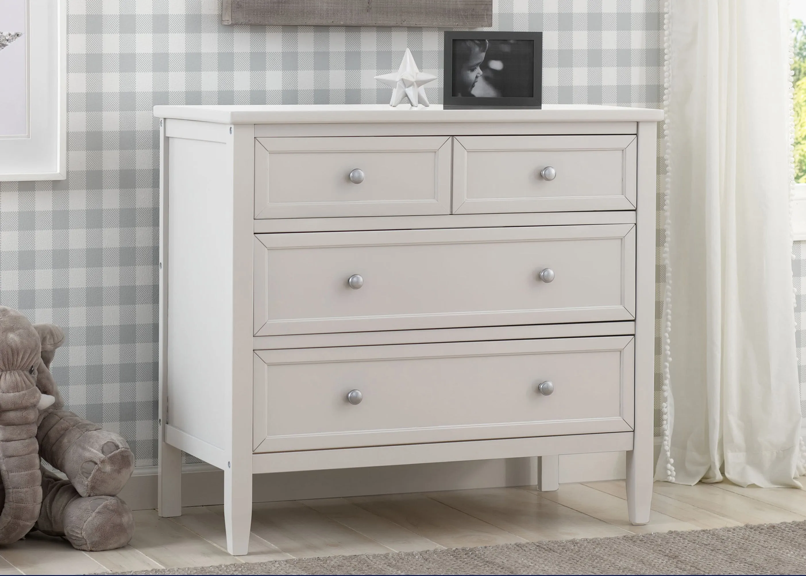 Epic Place 3 Drawer Dresser with Interlocking Drawers